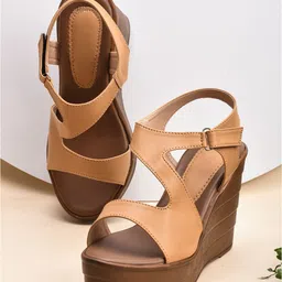 Froh Feet Women Solid Casual Synthetic Wedge Sandals-23