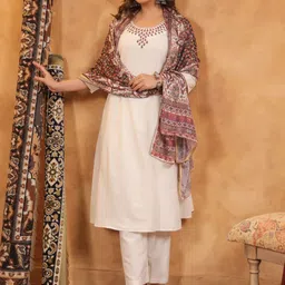 Span Women Printed Regular Mirror Work Kurta with Trousers & With Dupatta-picture-6