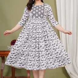 outfit 4 you Women Dyed Flared Sleeves Sequinned Anarkali Kurta-48