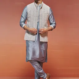 VASTRAMAY Men Regular Sequinned Kurta with Pyjamas-picture-2