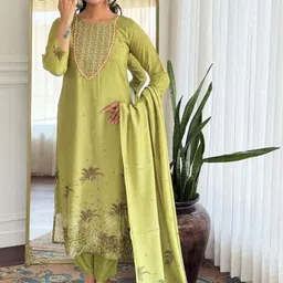 URMIR FASHION Women Ethnic Motifs Embroidered Regular Thread Work Kurta with Trousers & With Dupatta-picture-23