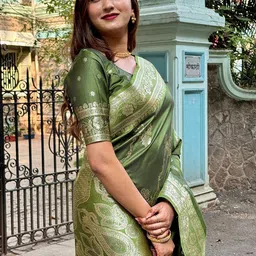 all about you Woven Design Zari Silk Blend Banarasi Saree image 5