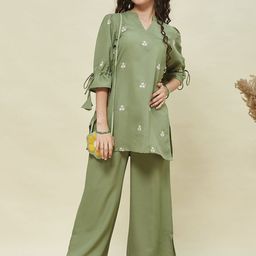 CurlyTales Girls Floral Embroidered Kurta with Palazzos-image-32