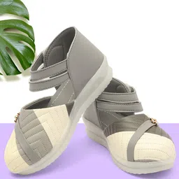 Freeplay Girls Colourblocked Velcro Comfort Sandals-picture-16