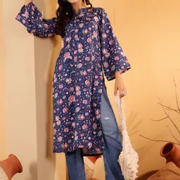 Varanga Floral Printed Mandarin Collar Flared Sleeves Straight Kurta-image-32
