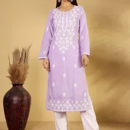 House of Pataudi Floral Embroidered Chikankari Straight Kurta With Trousers & Dupatta-picture-18
