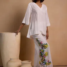 Chhaya Gandhi Design Studio V-Neck Three Fourth Sleeves Top With Palazzos Co-Ords-picture-9