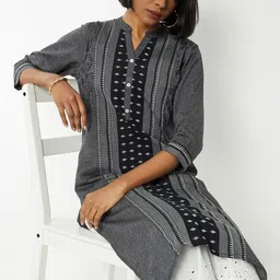 max Women Geometric Woven Design Kurta-picture-4