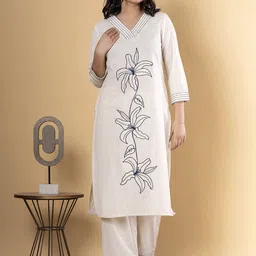 Readiprint Women Floral Embroidered Regular Thread Work Kurta with Palazzos-6
