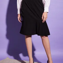 DIMPY GARMENTS Fish Cut Knee Length Straight Skirt-image-15