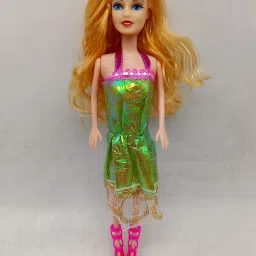 nv collection A bright, shining doll with its full set of accessories image 3