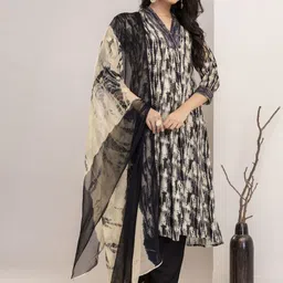SINGNI Women Printed Regular Kurta with Trousers & With Dupatta image 4