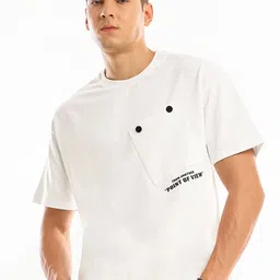 Beyoung Men Pockets T-shirt-image-1