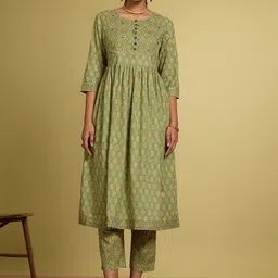 Taneira Ethnic Motifs Printed Pleated Pure Cotton A-Line Kurta with Trousers-18