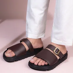 The Roadster Lifestyle Co Men Buckle Comfort Sandal-picture-51