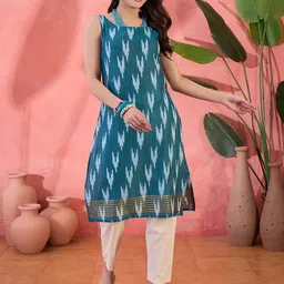 Sangria Ethnic Motifs Printed Cotton Sleeveless Straight Kurta-31