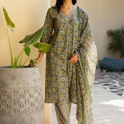 KALINI Women Green Pure Cotton Kurta Sets-28