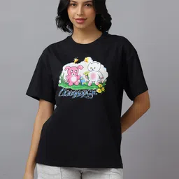 Converse Graphic Printed Round Neck Short Sleeves Cropped Cotton Oversized T-shirt-image-21