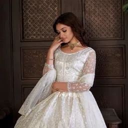 Warthy Ent Embroidered Thread Work Semi-Stitched Lehenga & Unstitched Blouse With Dupatta image 2