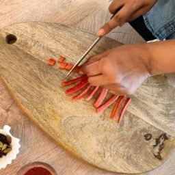 akira 16-Inch Dew Drop Mango Wood Chopping Board - Versatile Culinary and Serveware Essential-picture-18