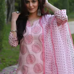 7Threads Ethnic Motifs Printed Straight Kurta With Trousers & Dupatta image 4