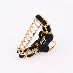 VAGHBHATT Set of 3 Claw Clip image 4
