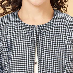 Annabelle by Pantaloons Checked Collarless Open Front Jacket image 5