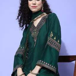 Varanga Ethnic Motifs Embroidered Regular Kurta with Trousers & With Dupatta image 2
