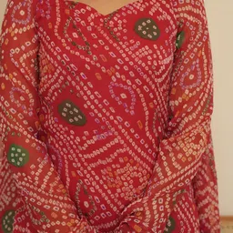 OneWe Bandhani Printed Regular Silk Chiffon Kurta with Churidar & Dupatta image 2
