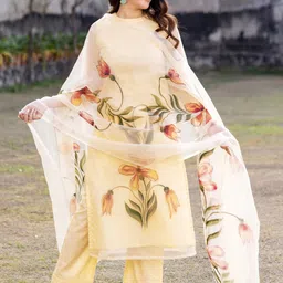 Ambraee Floral Printed Regular Kurta With Palazzos & Dupatta image 2