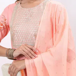 KETCH Floral Printed Sequinned Kurta with Trousers & With Dupatta image 2