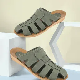 walkaroo Men Sandal-picture-7