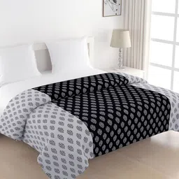 SWAYAM Black & White Printed Winter Double Comforter-42