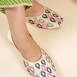 Anouk Women Mojaris Flats With Ethnic Embellished-image-3