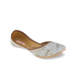 Fulkari Women Silver-Toned & Grey Floral Embellished Leather Mojaris-image-58