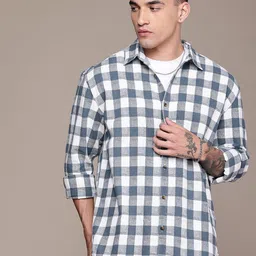 Roadster Men Buffalo Checked Casual Shirt-image-86