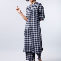 Vishudh Women Navy Blue & Off-White Printed Kurta with Trousers-image-31