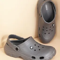The Roadster Lifestyle Co Men WaveTread Modern Clogs-picture-50