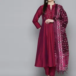 Jompers Women Floral Embroidered Regular Thread Work Kurta with Trousers & With Dupatta-11