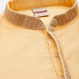 Manthan Men Solid Regular Kurta with Churidar image 2