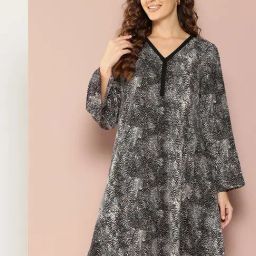 Qurvii Black Animal Print Shift Dress-image-37