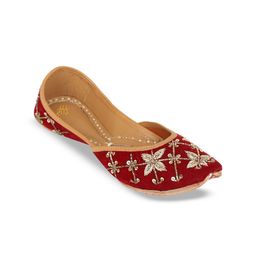 House of Pataudi Women Embellished Mojaris Round Toe Flats-image-82