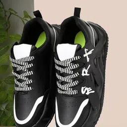 Vask Men Canvas Colourblocked Lace-Ups Sneakers-image-29