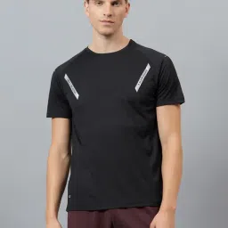 DIDA Black Regular Fit Solid Sports T-Shirt-picture-18