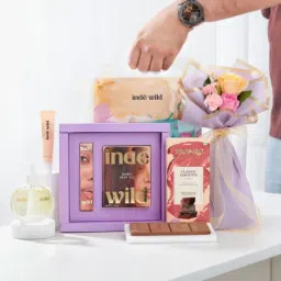 Inde Wild Gift Box And Choco-Floral Arrangement-image-68
