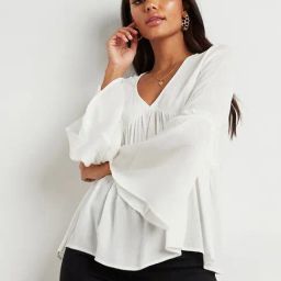 Styli Bell Sleeve V Neck Gathered Blouse-picture-48