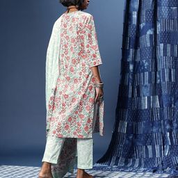Taavi Floral Printed Pure Cotton Block Print Legacy Kurta with Trousers & Dupatta image 3