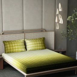 DDecor Abstract Green 210 TC Cotton King Bed Sheet With 2 Pillow Covers-63