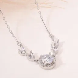 Touch925 Silver Leaf Motif Circle Pendant Chain Necklace for Women-picture-46