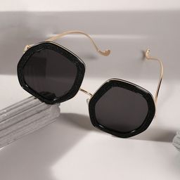 HAUTE SAUCE by Campus Sutra Women Oversized Sunglasses with Polarised Lens-39